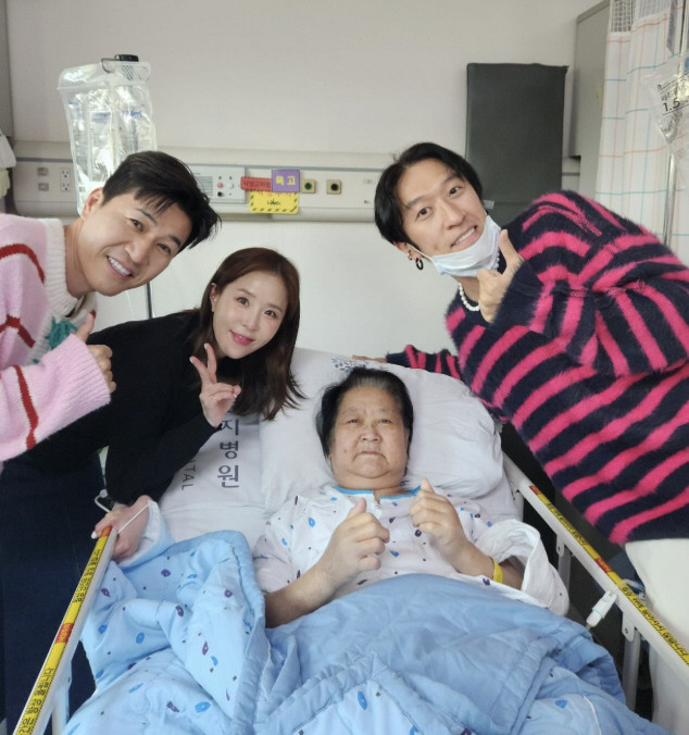 The mother-in-law's face is exposed to the public...Where there's no pain, happily