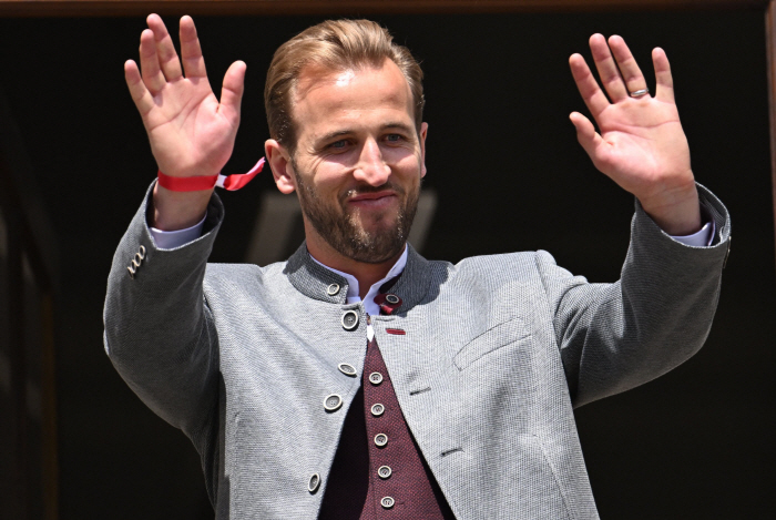 Harry Kane's first win of the best season → First career player of the year award