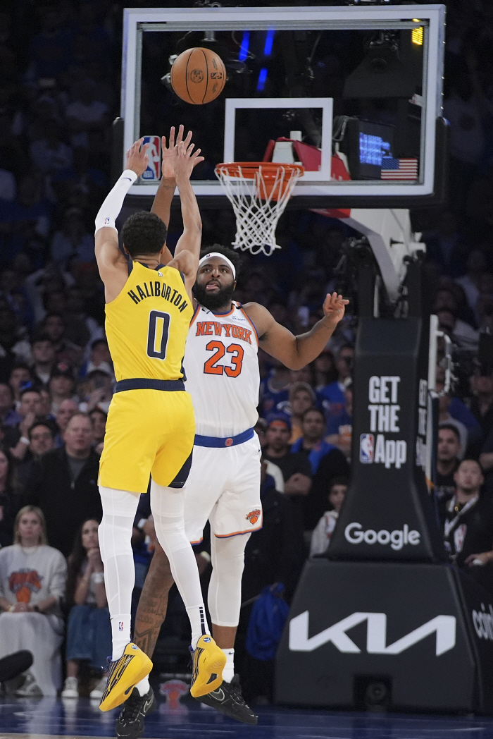 A one-minute miracle. Indiana's turnaround. With ace Halliburton, the team wins the first round of the Eastern Final against the New York Knicks after extra-time blood fight