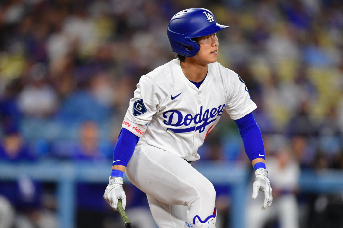 The right-hander even took away a hit, so why did he take it out? Kim Hye-sung appointed second baseman Uta Rojas, excluding starting against ARI 2891 billion ace
