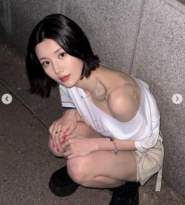  Kwon Eun-bi, the goddess of waterbomb, revealed as an off-shoulder...A doll-like visual