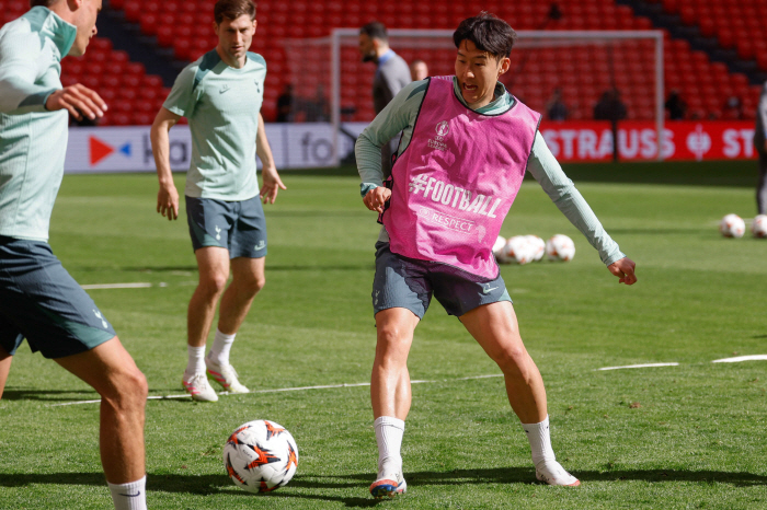 Son Heung-min, you can see the escape from the military! Tottenham lead 10th over Johnson's opening goal United