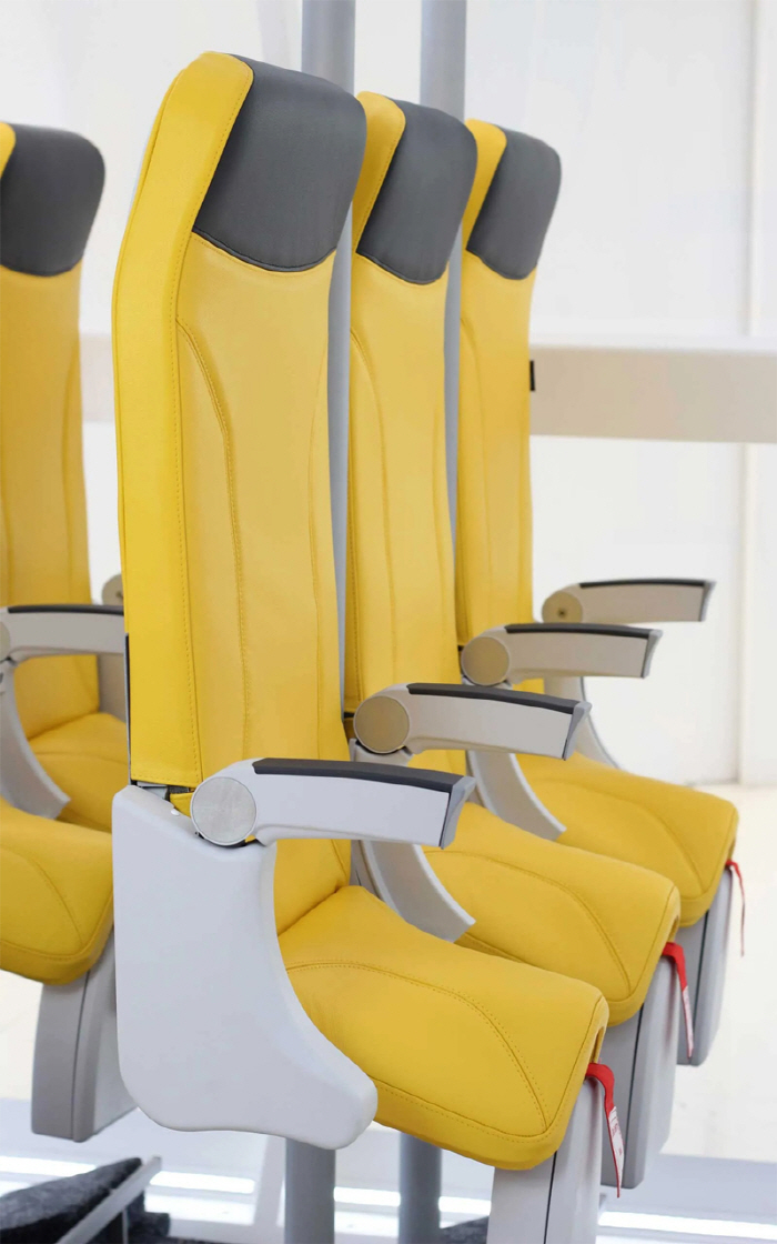 Standing seats will be introduced on planes? ...A backlash against the idea of a slave ship in the past