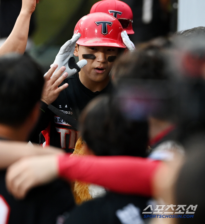  140m super gun! It feels like something is boiling in Kim Do Young → Why