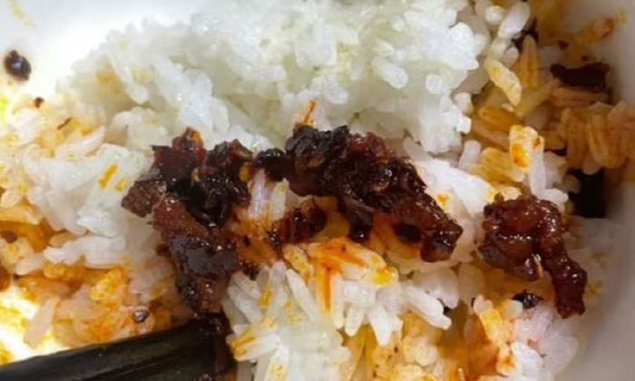 Teachers have meat side dishes, students have seasoned meals... Unruly school meals are shocking