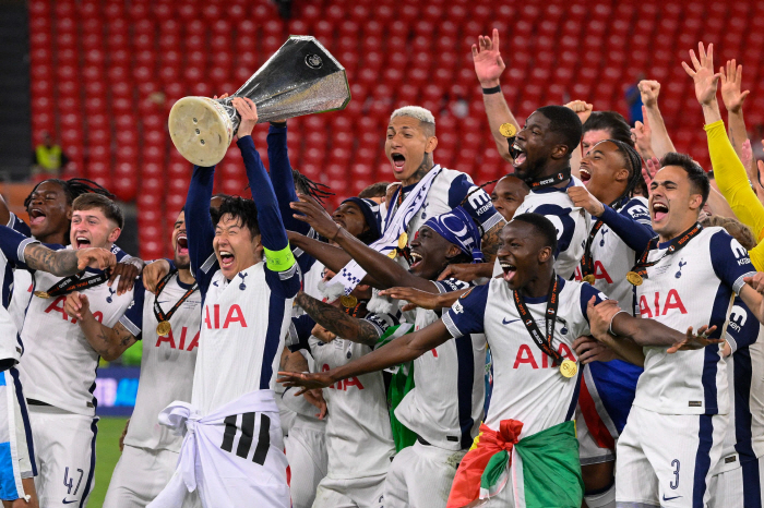  Son Heungmin, let's all enjoy the championship together