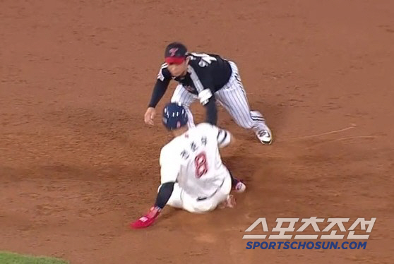 From first to second on a fly to center field. If you don't try no peer alive in Junwoo