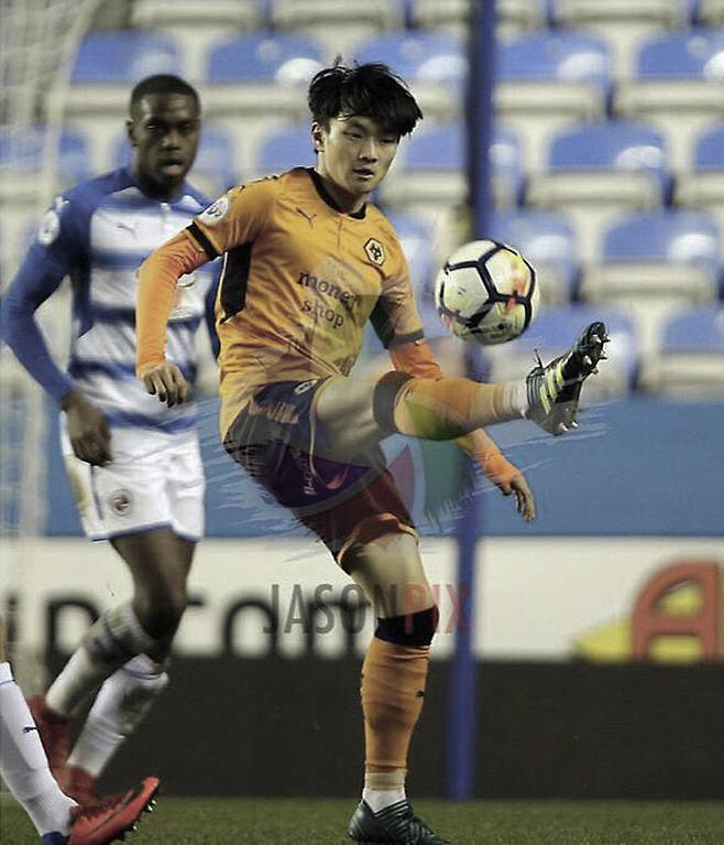  Seo Jeong-won, a student from Wolverhampton, was selected for the first time for the Chinese national team...a miraculous World Cup winning move