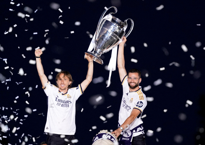  Goodbye Legend Ballon d'Or, the best midfielder of the 21st century, will forever be in our memory