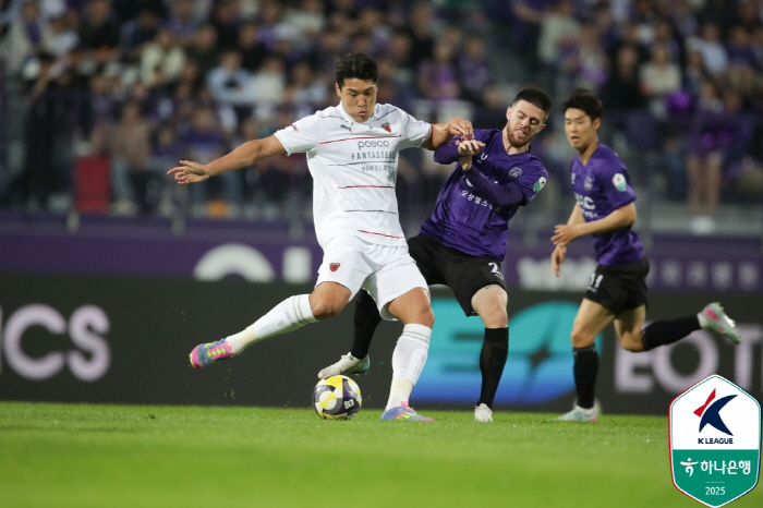  I pierced it with penetration, not height!Eo Jung-won Kim In-sung scored consecutive goals, Pohang won 20 games against Anyang → jumped to fifth place in the league