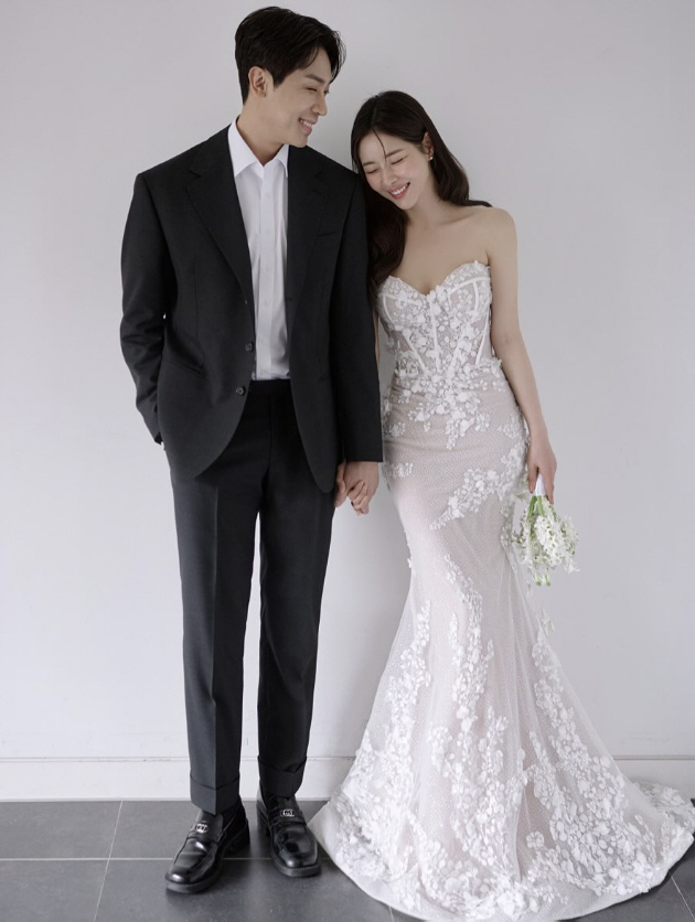 Park Hana and Kim Tae-sool Share Wedding Pictorials Ahead of June Ceremony