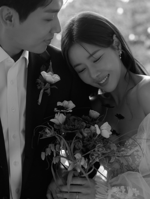 Park Hana and Kim Tae-sool Share Wedding Pictorials Ahead of June Ceremony