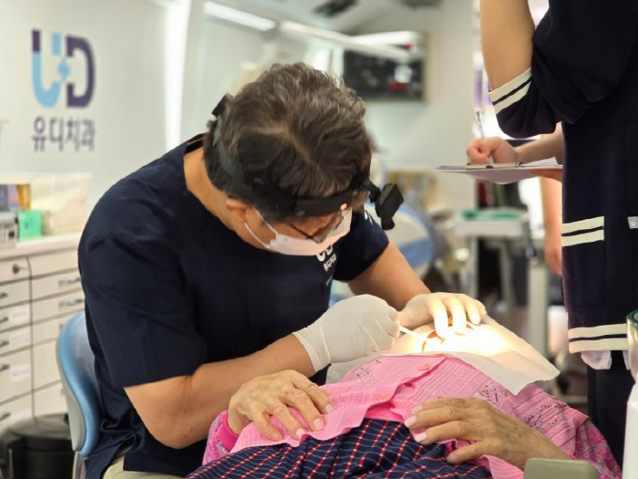 Yudichi Department Visits Jeonju Veterans Nursing Home for Medical Service...Oral examination, denture inspection, and oral products support