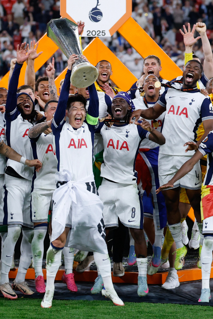 F LOVE U! Yu Gwan Legend Son Heung-min, fierce ♥ Confession Nice One Sonny singing, Tottenham Europa victory parade overflowing with romance