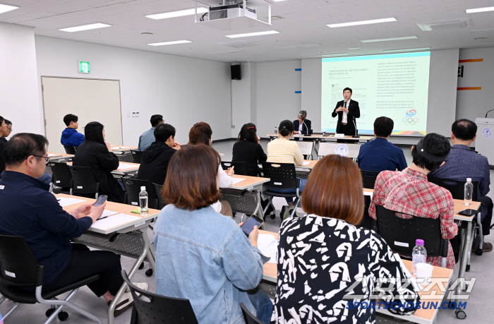 I am also desperate that the problem of student-athletes, such as parents and minimum education X training camp, must be now or never. The hot sincerity that Chairman Yoo Seung Min showed at the meeting of Soce parents