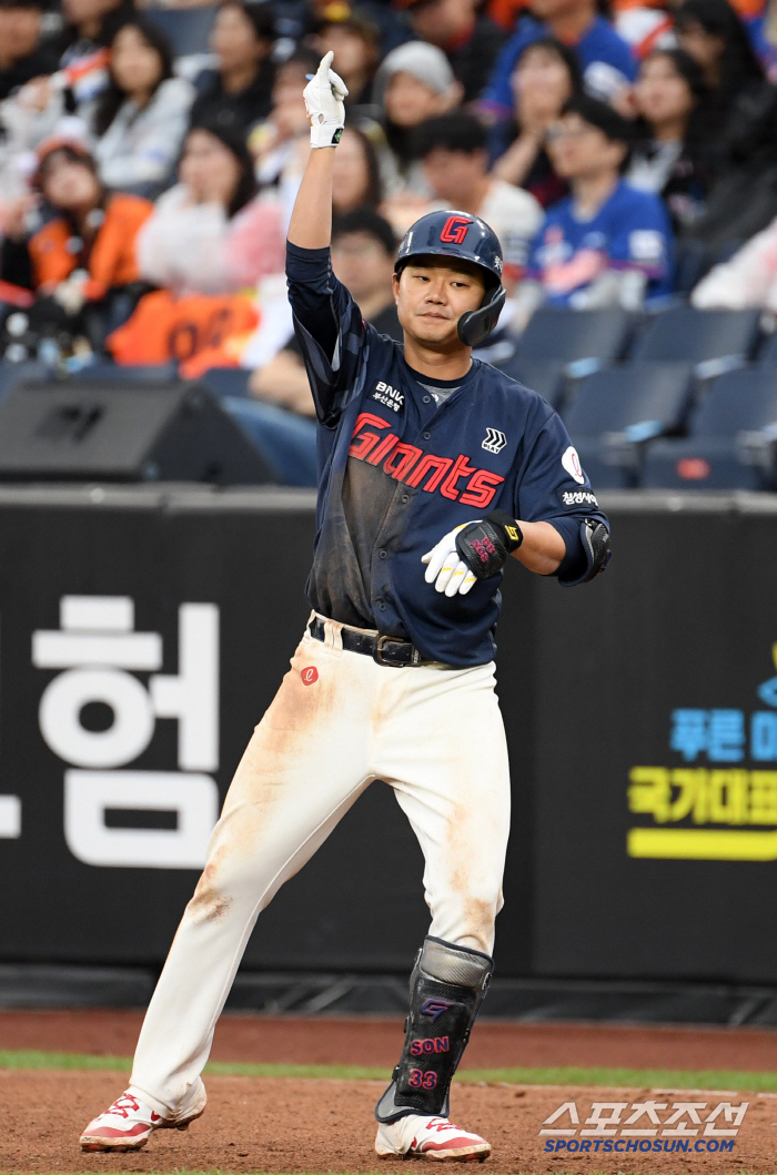 I can't give up...Son Ho-young's personal maximum of 5 hits and final hits is crazy! Lotte avenges its defeat the previous day by Hanwha after an extended blood fight 
