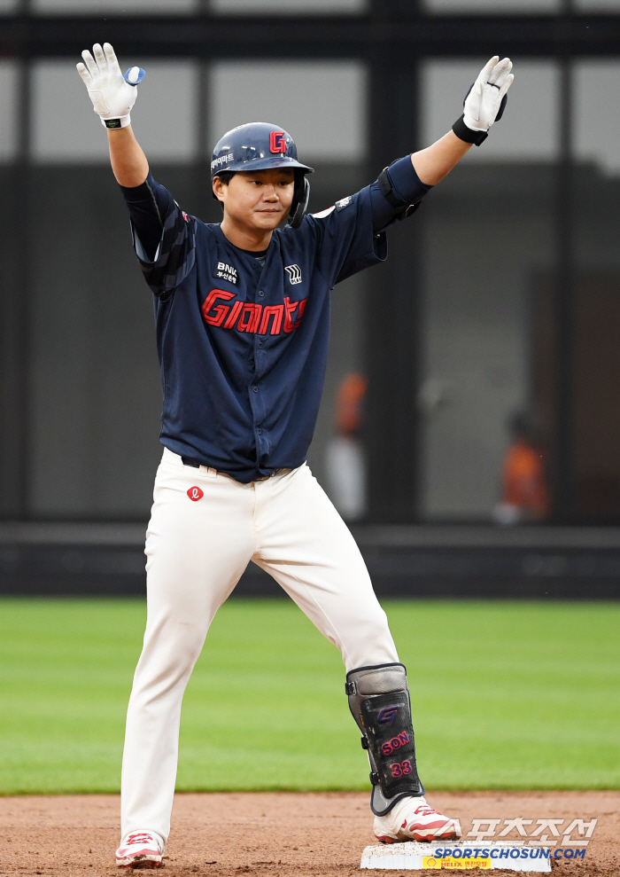 I can't give up...Son Ho-young's personal maximum of 5 hits and final hits is crazy! Lotte avenges its defeat the previous day by Hanwha after an extended blood fight