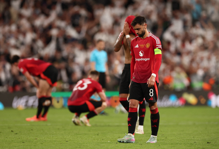It's completely broken! Manchester United's squad on the verge of leaving the club's heart is shattered, captain Bruno reignites Saudi transfer rumors → Decided within 3 days