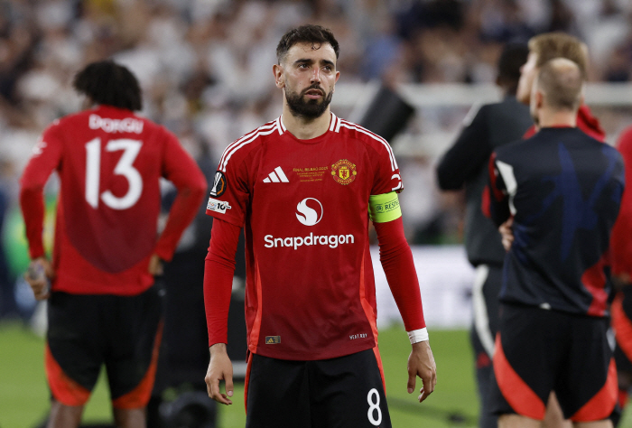 It's completely broken! Manchester United's squad on the verge of leaving the club's heart is shattered, captain Bruno reignites Saudi transfer rumors → Decided within 3 days