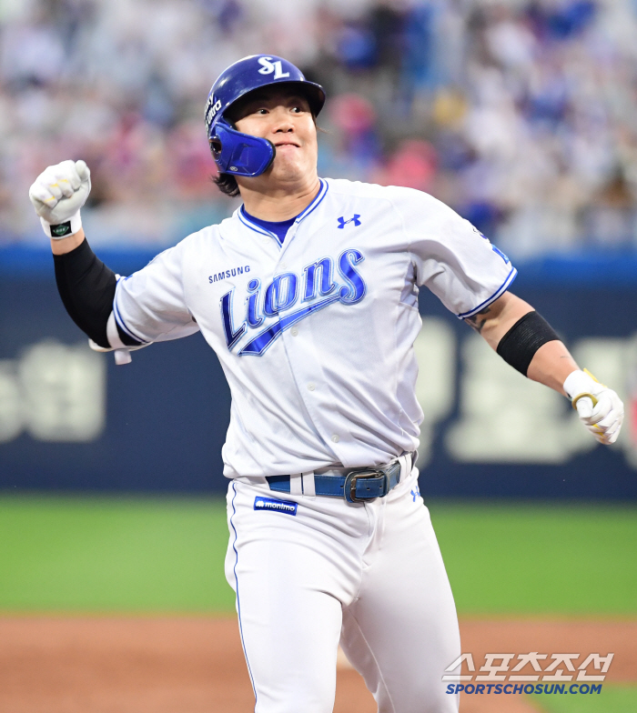 Kim Do-young scored four points in the eighth inning of the over-the-counter shooting, and Samsung won 8-4...Kia's 7th place drop 