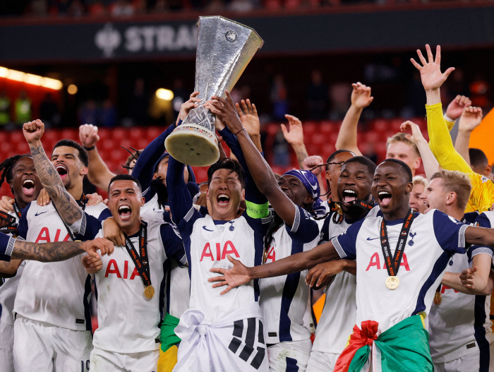 Laughing Goodbye to the BBC! Seventeen years of no military escape didn't save himSon Heung-min won the title and replaced him → Discussion on the next coach begins