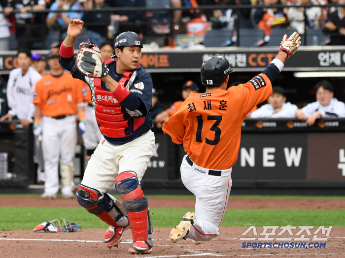 The winner is second place...Hanwha's 63 Lead Suspended Due to Rain in Daejeon Lotte Hanwha Gyeonggi