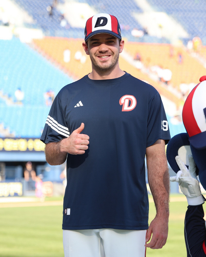 3 points with 3 bases loaded → Win over 3 double plays...The proud national hitter Kim Taek-yeon's confidence was good!