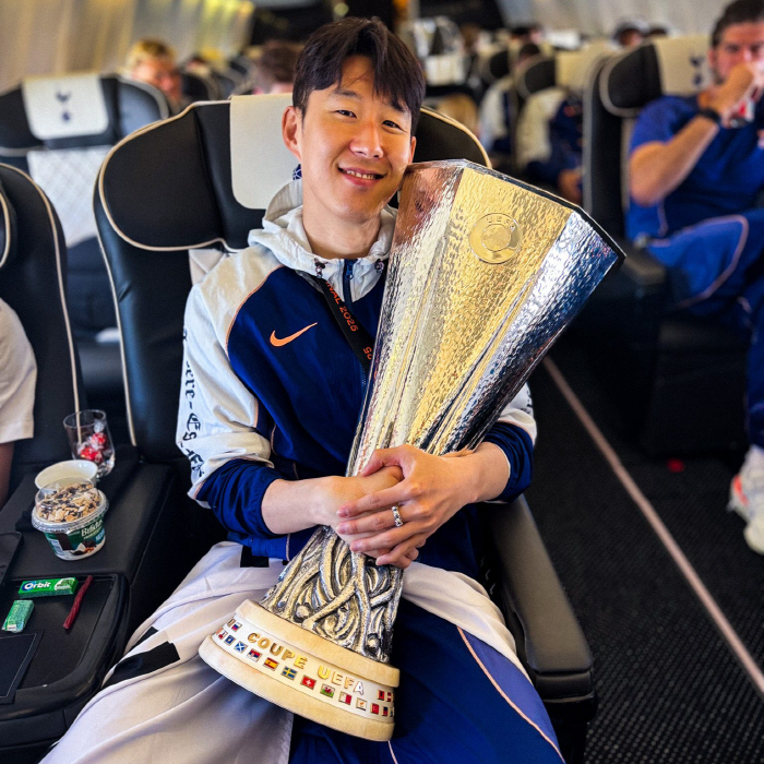  Son Heungmin is happy! Promising re-signing → Winning  10 years of dedication finally recognized...Champions League Needs SON Leadership