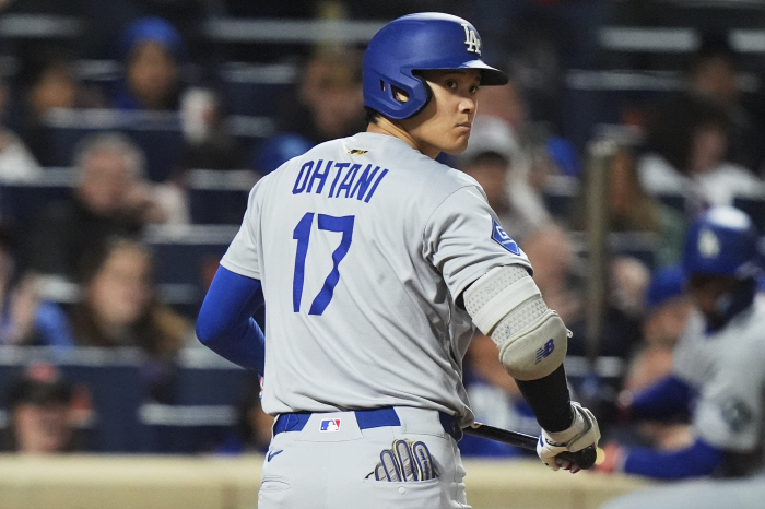 Can we see pitcher Ohtani now? I will play live pitching and Kim Hye-sung tomorrow against my colleagues. My goal for the second half is realistic