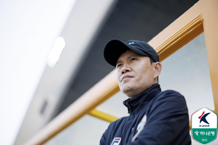 Director Shin Seung and Jeong Kyung-ho's smile Goddess of Fortune came to us