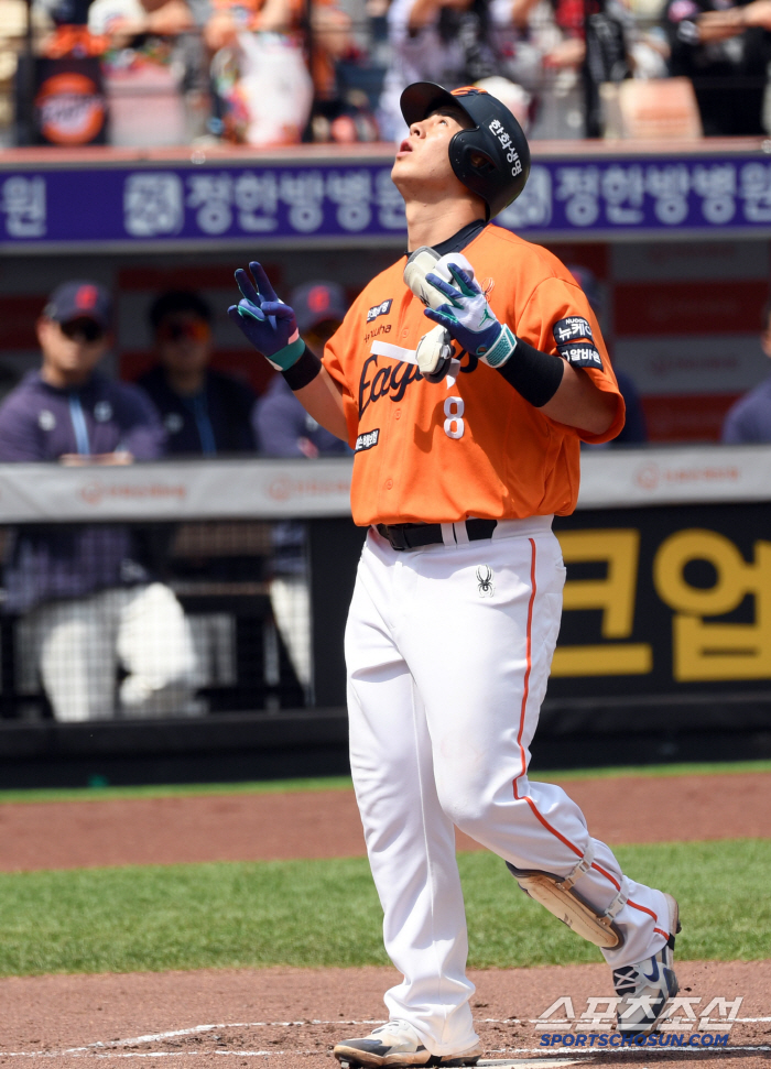 A dizzying tie with two outs in the ninth inning → He responded by finishing the 10th inning with two outs. Back to 2gls...60 → 66 → 76 → 77 → 87 Hanwha, Lotte 3 consecutive wins series