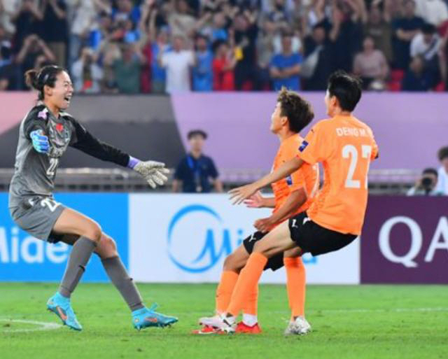 For the first time in history, both men and women have won the Champions League, and Chinese soccer is self-praised...Kim Hye-ri's Wuhan Secures 1.7 Billion Prizes With Miracle Win