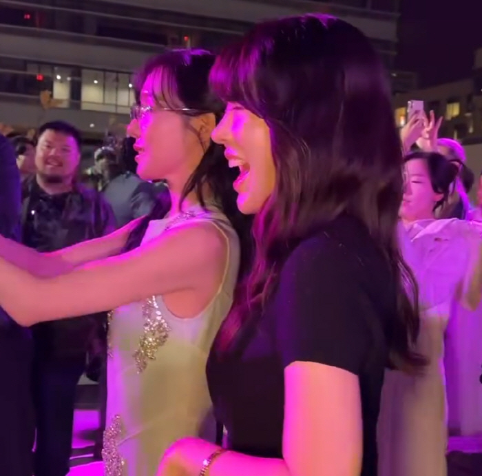 Hyoyeon Rocks Hollywood DJ Booth with Lee Soo-man