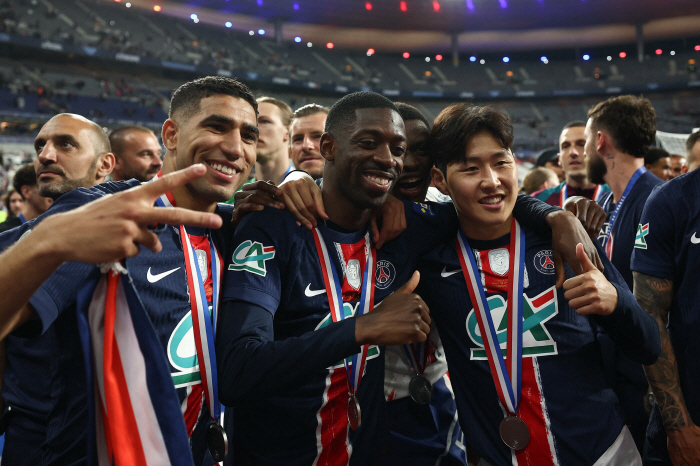It's really time to leave Lee Kang-in again, PSG's second consecutive year with France's Treble Golden Pagoda...One step away from winning the first European crown