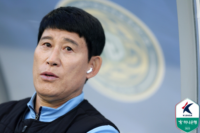 Is it true that Ilryu Chenko missed the PK for the second consecutive time? Suwon and Gimpo, who missed the opportunity to come from behind, drew 11...by nine points from Incheon