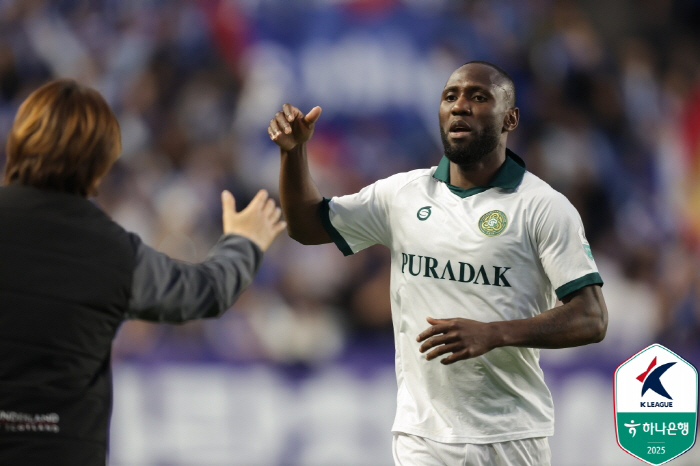 Is it true that Ilryu Chenko missed the PK for the second consecutive time? Suwon and Gimpo, who missed the opportunity to come from behind, drew 11...by nine points from Incheon