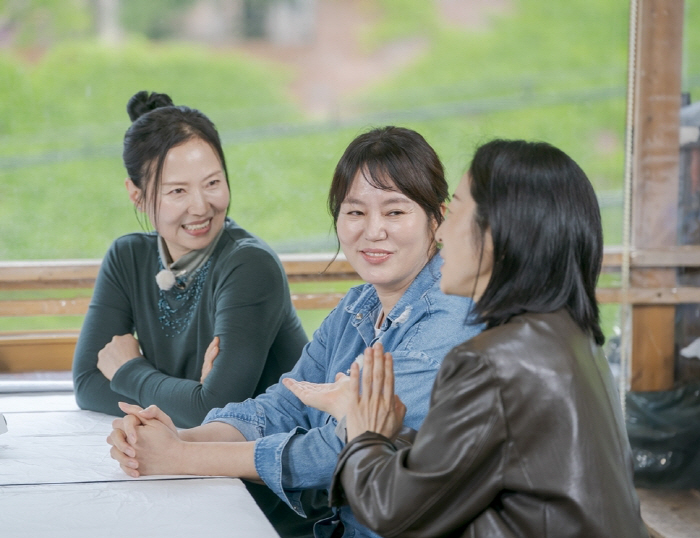 Kang Mal-geum, Kim Geum-soon, and Oh Min-hae of the rioters appeared..As soon as the script came in, I said I'd do it no matter what