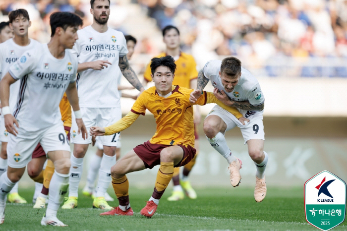 Kim Dong-hyun's final PK Gangwon wins 10 games against Gwangju, 4 consecutive wins  7th place jump 