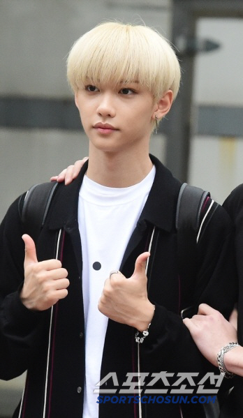 Stray Kids’ Felix Adjusts Performances on North American Tour Due to Back Pain