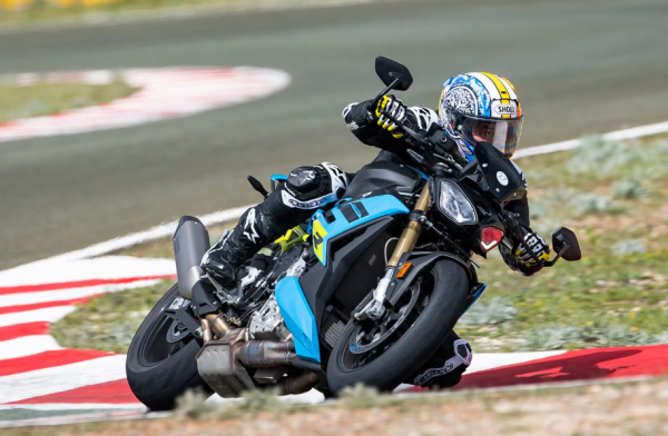 Super Naked powerhouse who came back..170 horsepower sufficient BMW S1000R