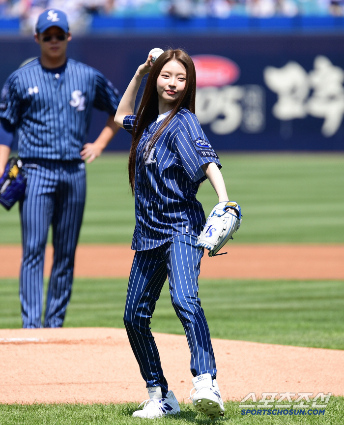  Hahm baseball uniform full, powerful first pitch