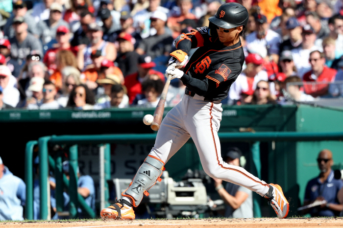 Proprietary line drive hit! Lee Jung-hoo, 5G consecutive hits, 4G consecutive strikeout closing rate of 0.281