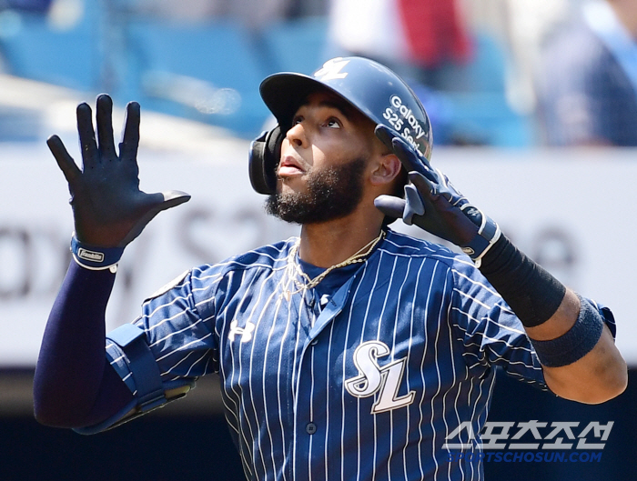 Run-off Home Run Boom! Diaz, the No. 1 home run player, is crazy...Samsung, KIA Winning Series 