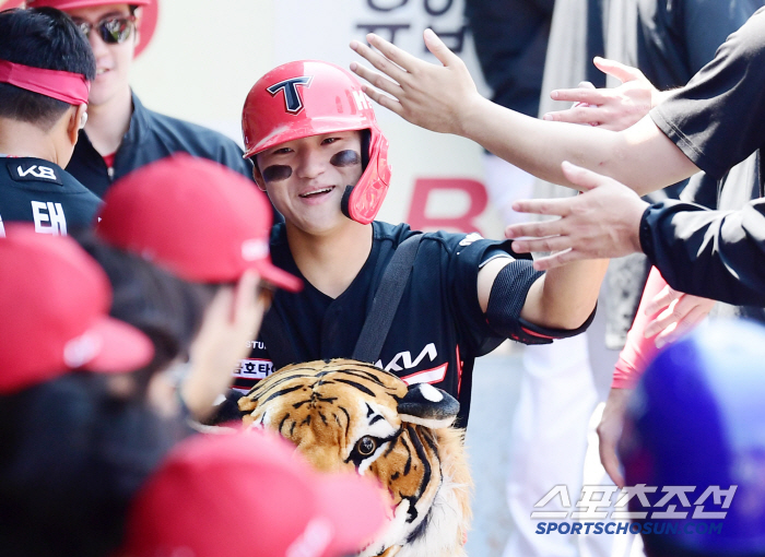 Run-off Home Run Boom! Diaz, the No. 1 home run player, is crazy...Samsung, KIA Winning Series 
