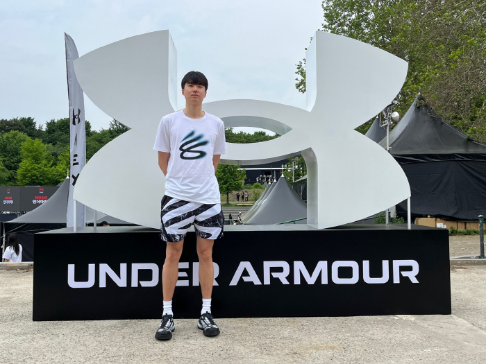  There is no deep echo Korean basketball film among mutant Lee Hyun. Unhappy, unprofessional behavior