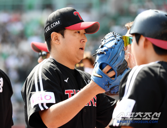 Since the 5th starter is ranked 5th in ERA, is it already the 10th Rookie of the Year award that Song Seung-ki and Lee Eui-ri and Moon Dong-ju failed to win? 