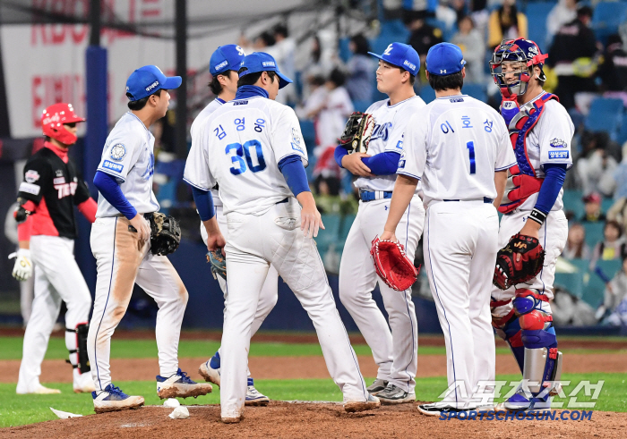 Small peppers were more spicy, causing errors, loading the bases, and thanking Furado
