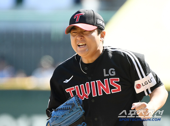 Song Seung-ki, the fifth starter of the first-line issuance, kept 6.2 scoreless innings and three home runs, LG, 93 wins, 2 wins, 1 loss in the winning series. Choi Jeong's missing SSG again at 50% 