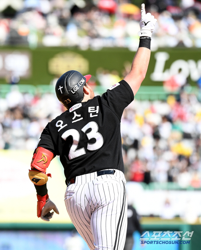 Song Seung-ki, the fifth starter of the first-line issuance, kept 6.2 scoreless innings and three home runs, LG, 93 wins, 2 wins, 1 loss in the winning series. Choi Jeong's missing SSG again at 50%
