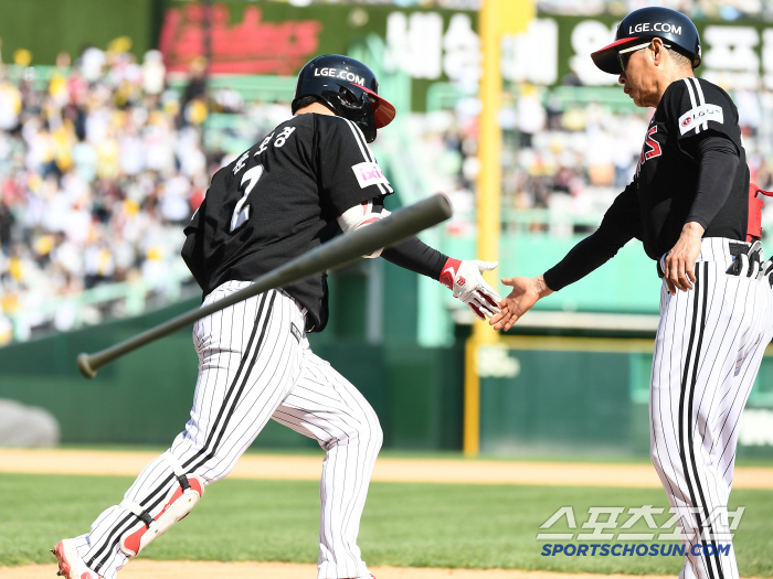 Song Seung-ki, the fifth starter of the first-line issuance, kept 6.2 scoreless innings and three home runs, LG, 93 wins, 2 wins, 1 loss in the winning series. Choi Jeong's missing SSG again at 50%
